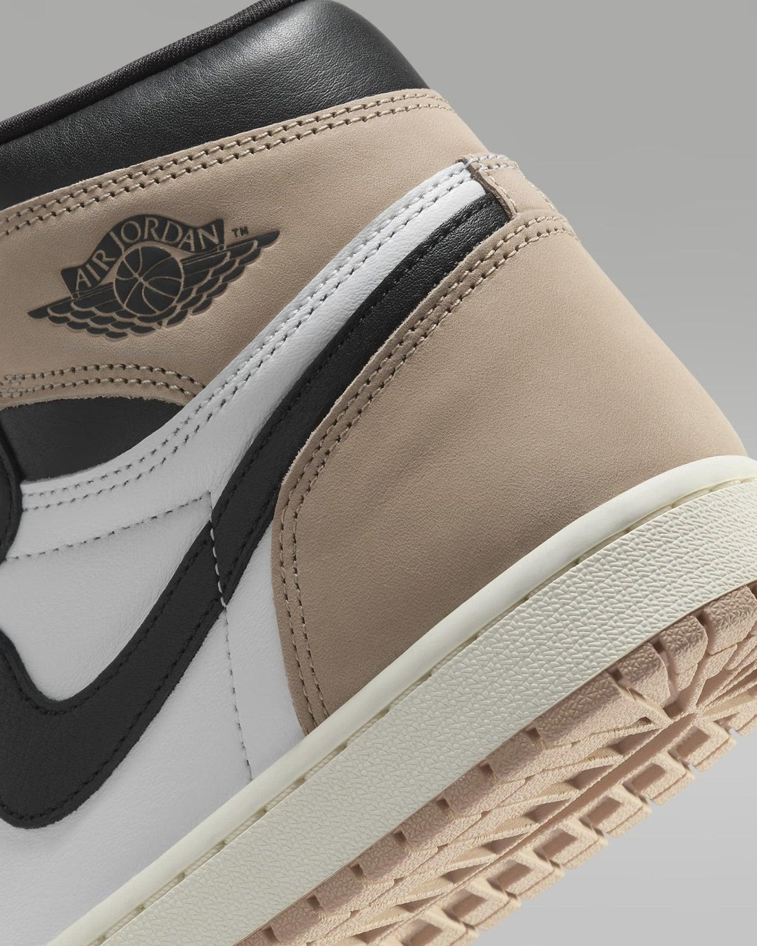 Air Jordan 1 Retro High OG "Latte"