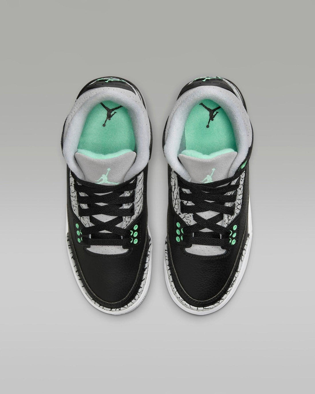 Air Jordan 3 Retro "Green Glow"