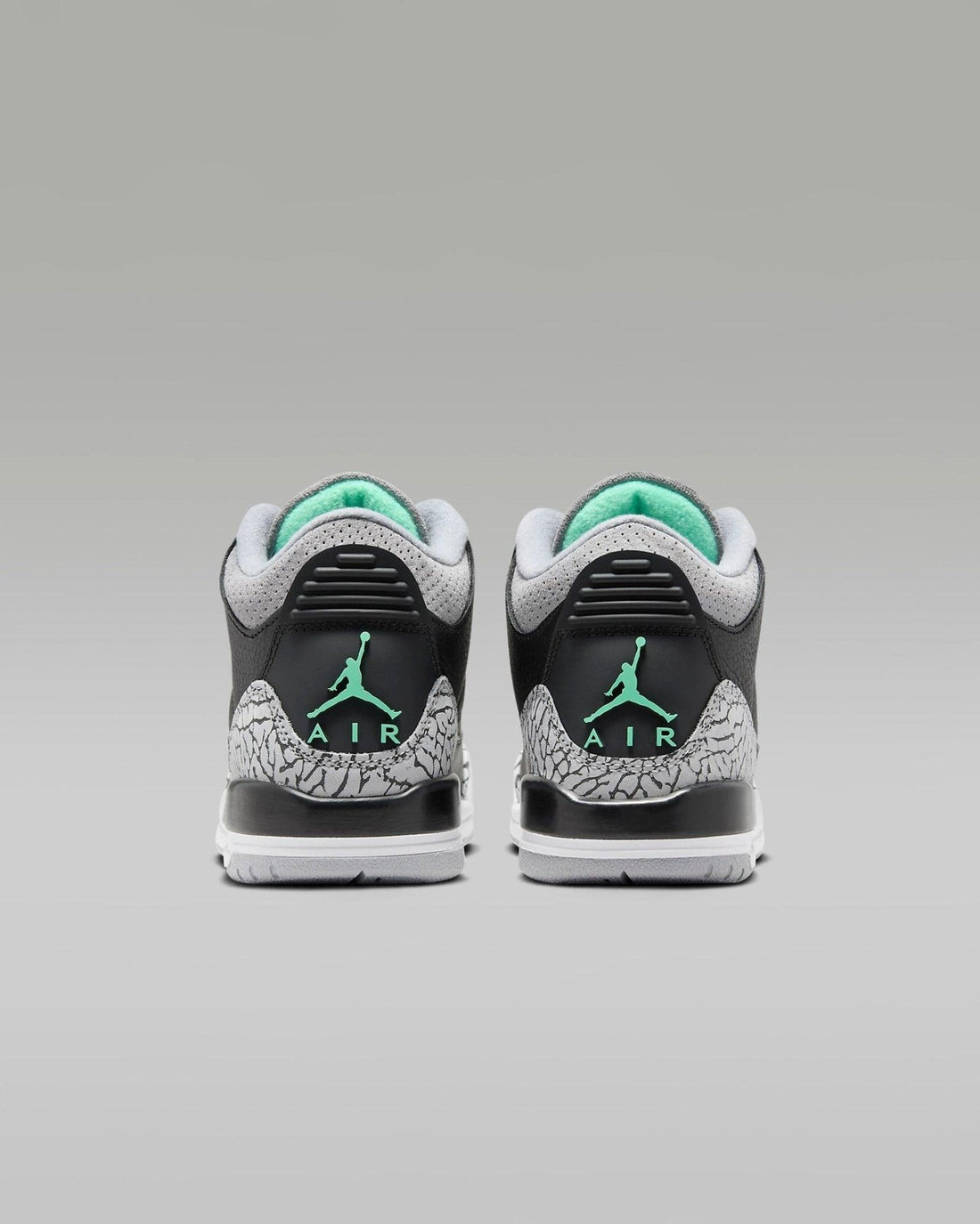 Air Jordan 3 Retro "Green Glow"