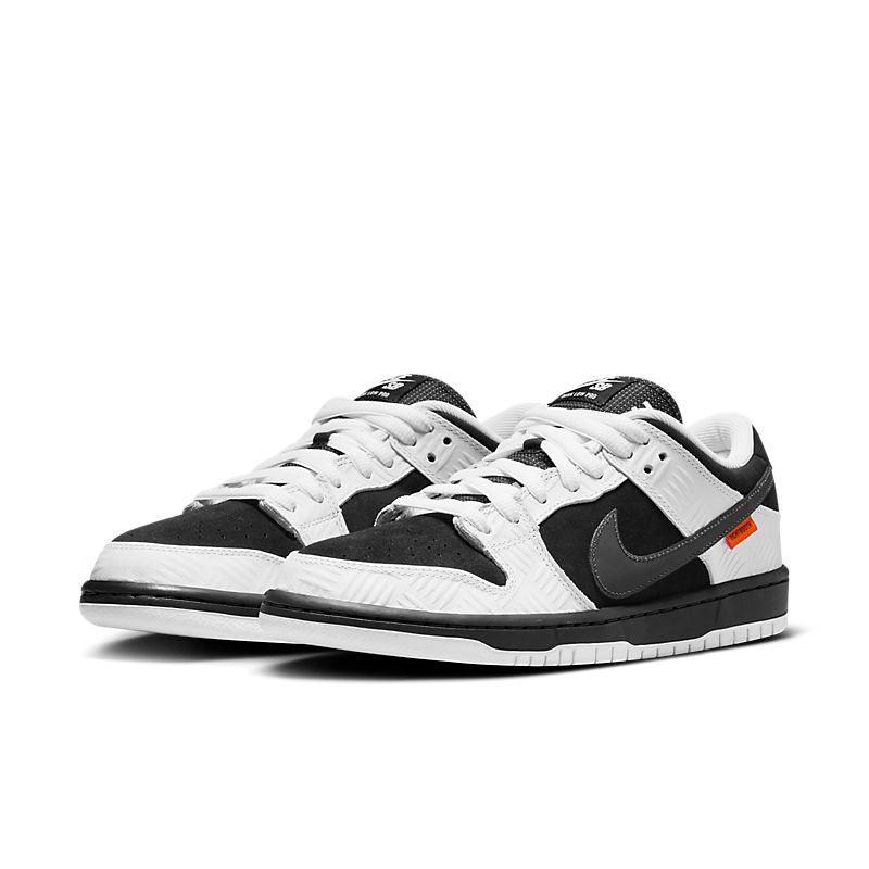 Nike SB Dunk Low TIGHTBOOTH